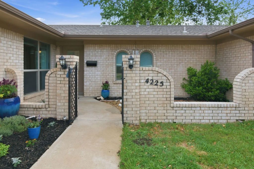 4225 Dawn Drive, Benbrook