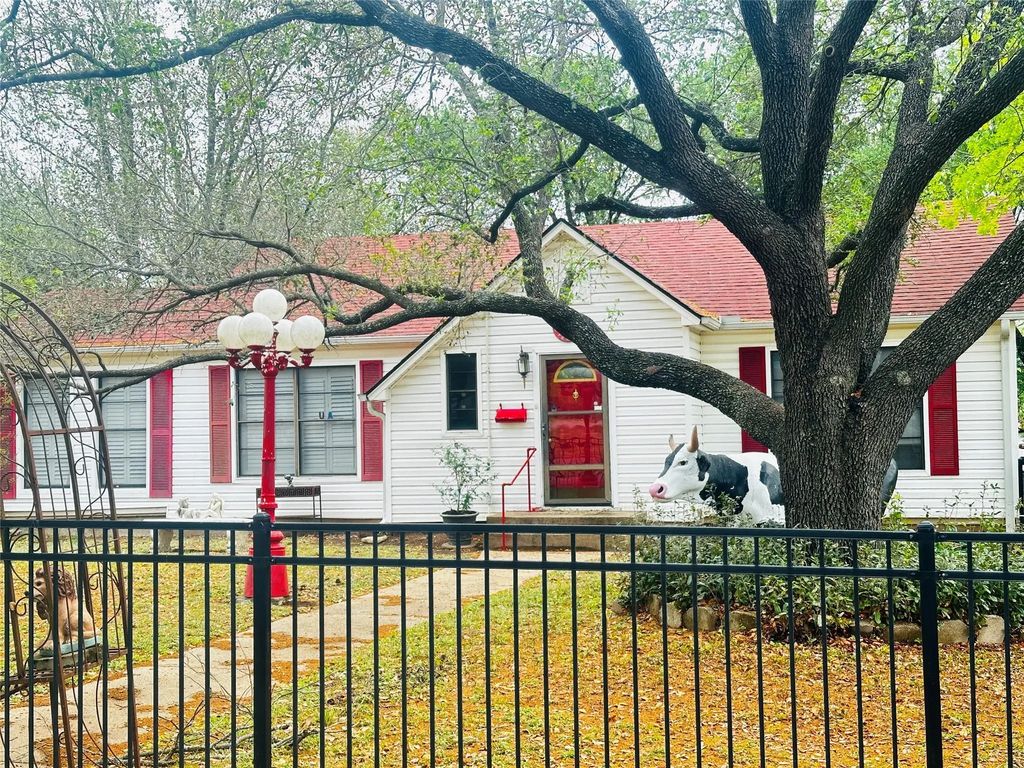 3300 Lasker Avenue, Waco