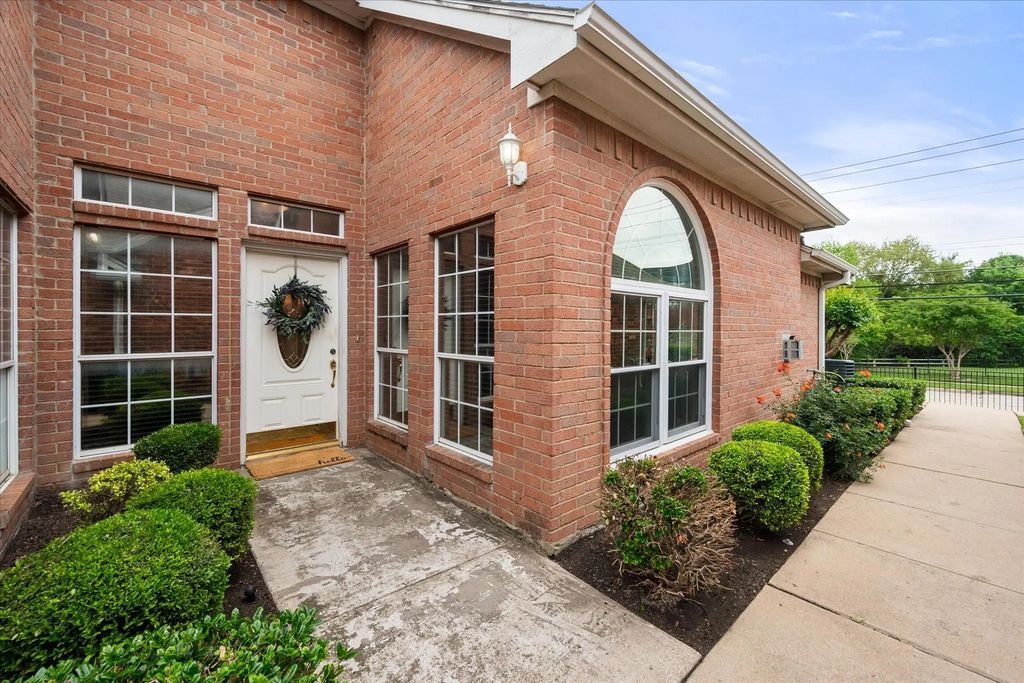 2313 Ragland Road, Mansfield