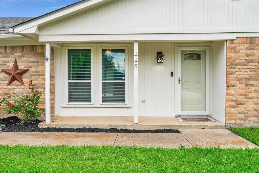 445 Parkridge Boulevard, Burleson