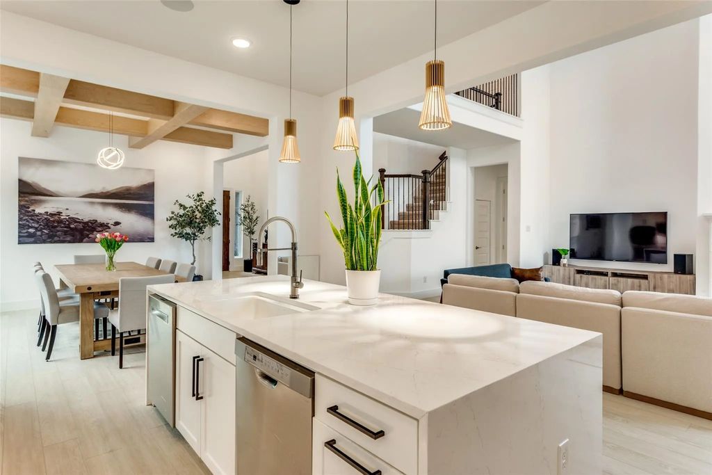 1785 Bramshaw Trail, Farmers Branch