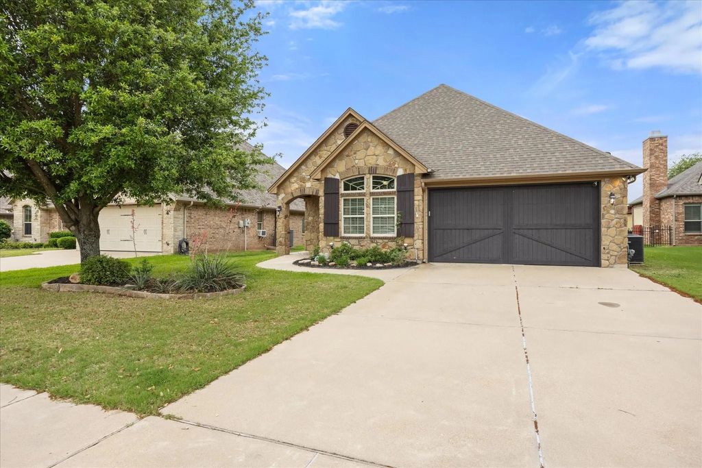 3305 Ferry Boat Lane, Granbury