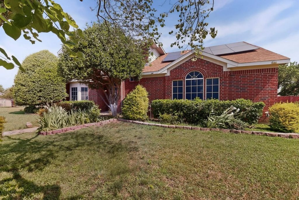 513 Shannon Circle, DeSoto