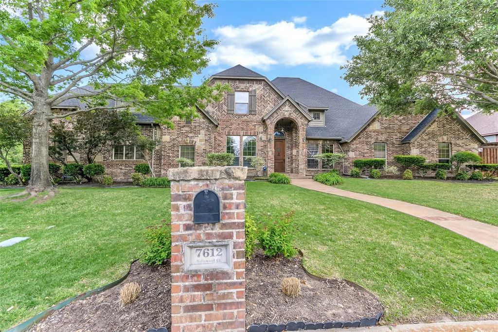 7612 Willowood Court, Fort Worth
