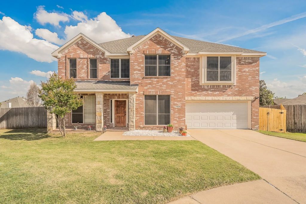7924 Durgans Hill Court, Fort Worth