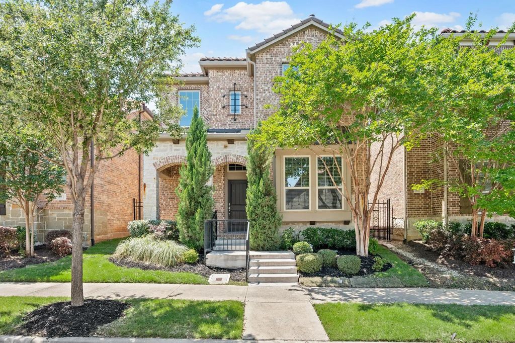 6835 Deleon Street, Irving
