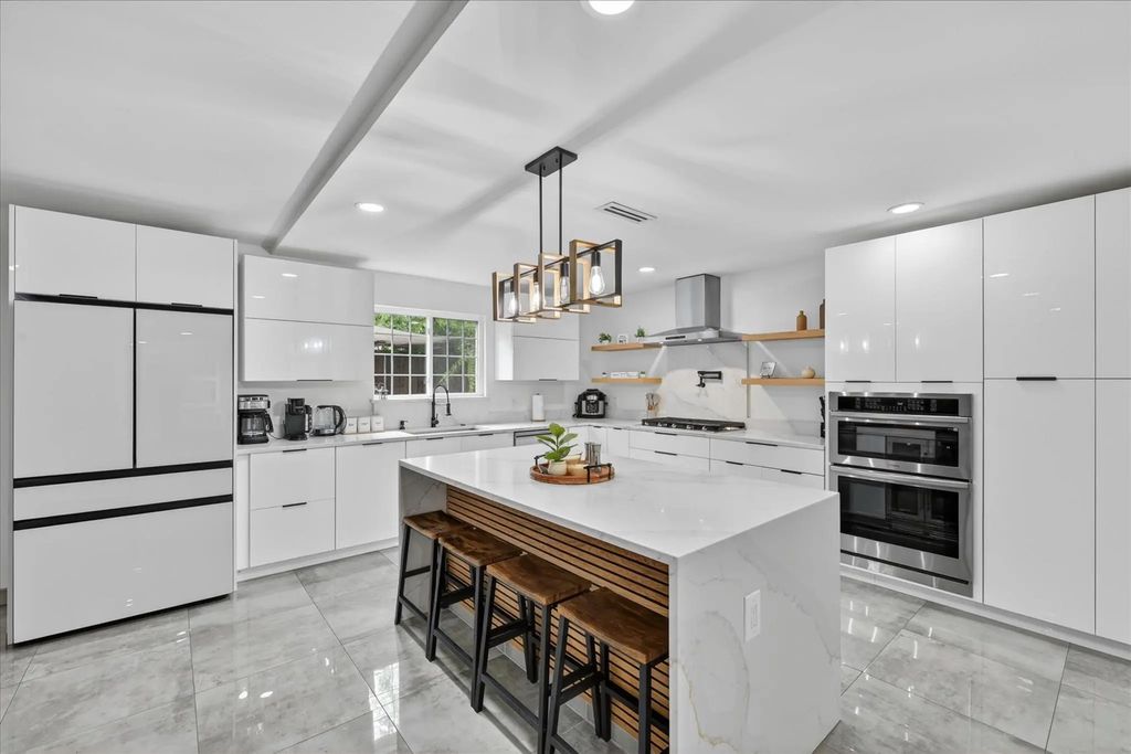 5912 Harvest Hill Road, Dallas