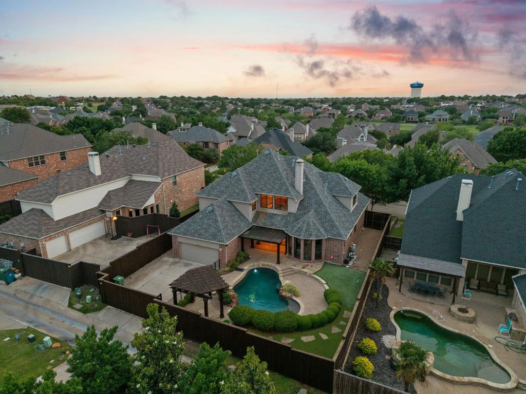 1209 Dame Susan Lane, Lewisville