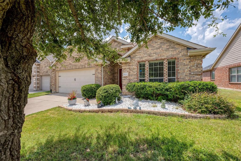 824 Golden Bear Lane, McKinney