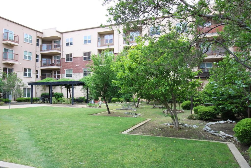 1100 W Trinity Mills Road 3035, Carrollton