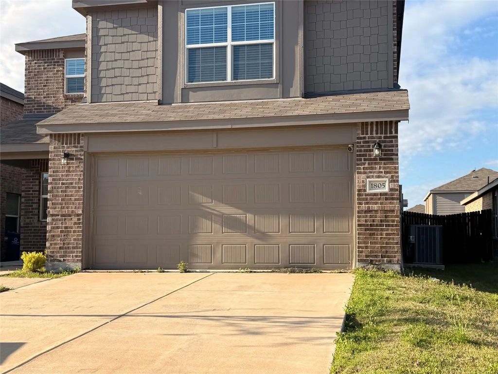 1805 Ballinger Drive, Forney