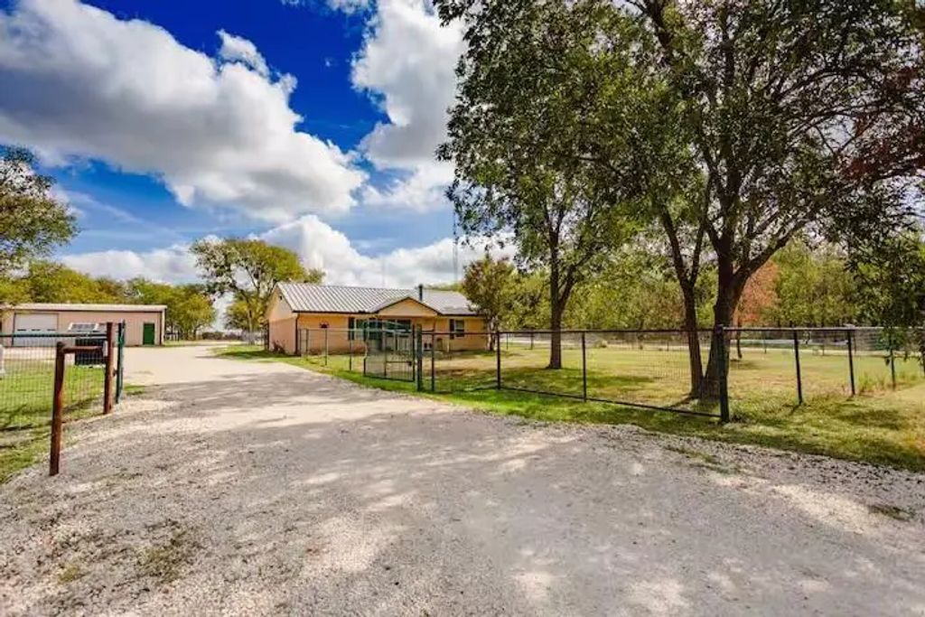107 Camino Del Rosas, Woodway