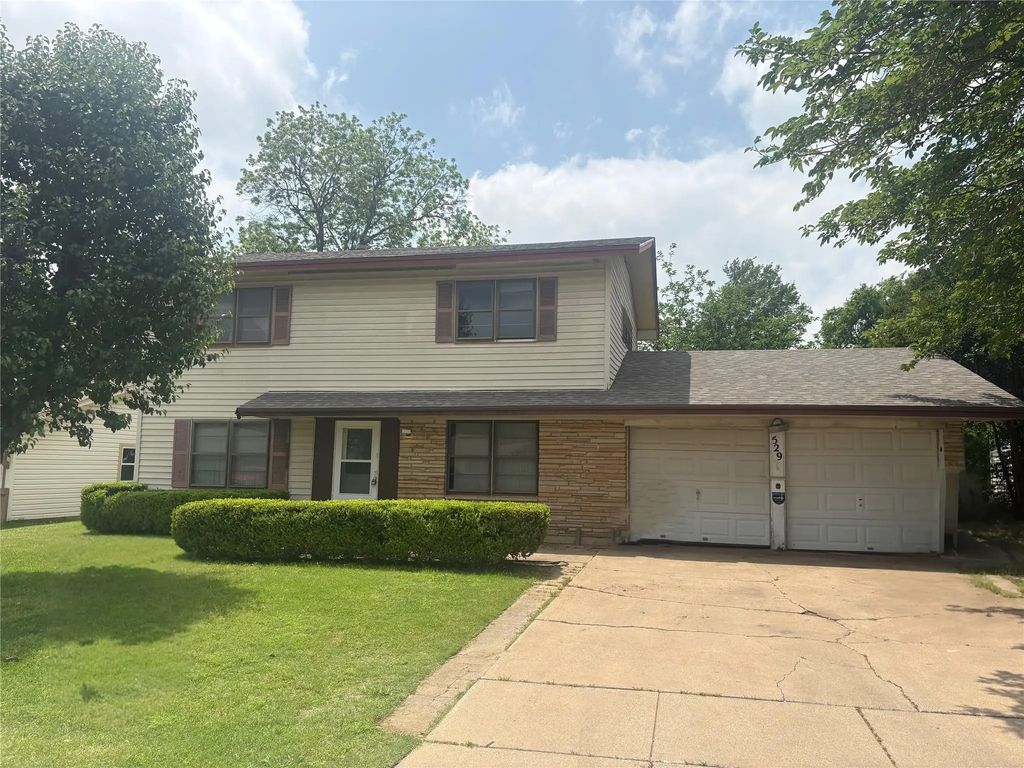 529 Janie Lane, Burleson