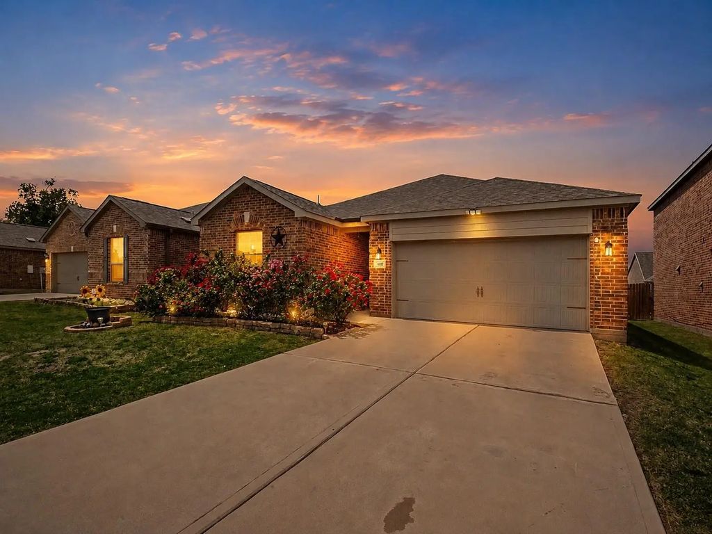 3117 Bowen Street, Anna