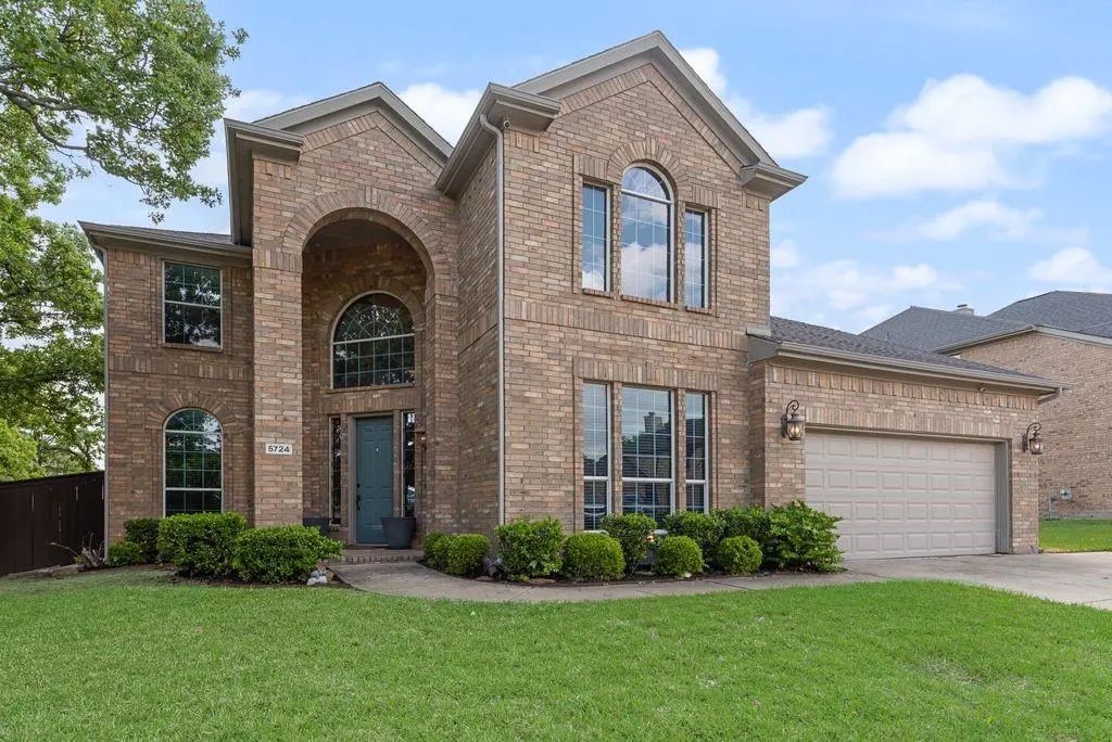 5724 Almond Lane, Fort Worth