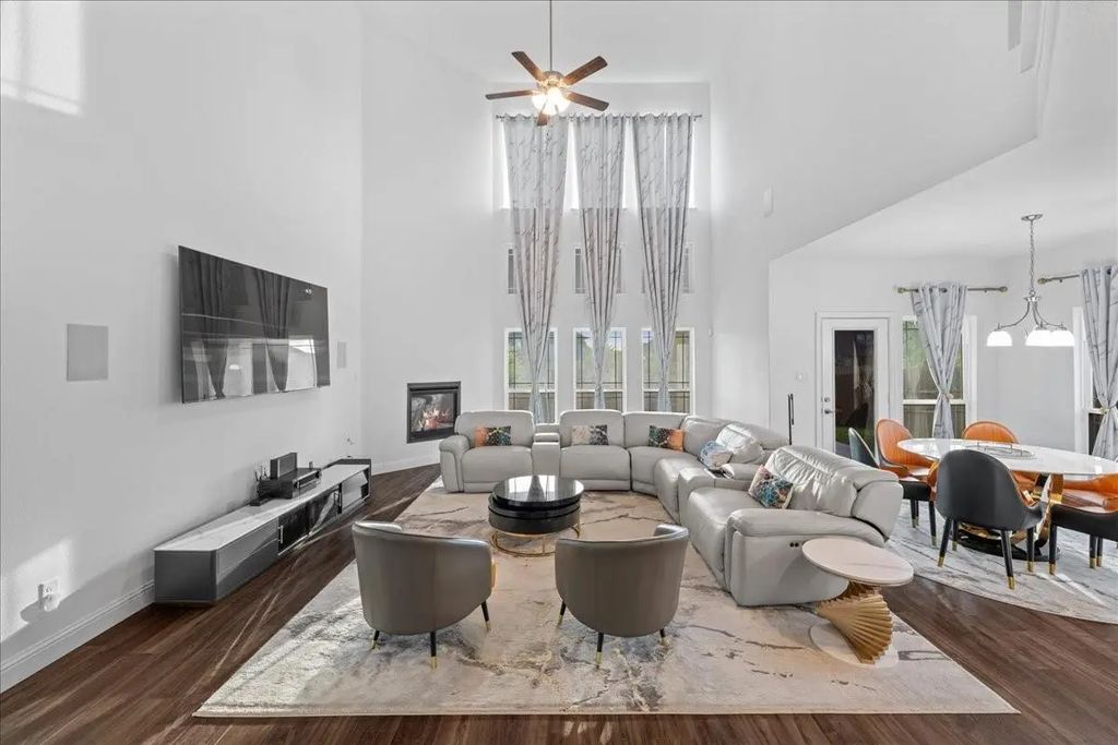 312 Lake Forest Trail, Anna