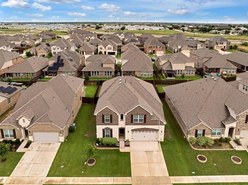 820 Basket Willow Terrace, Fort Worth
