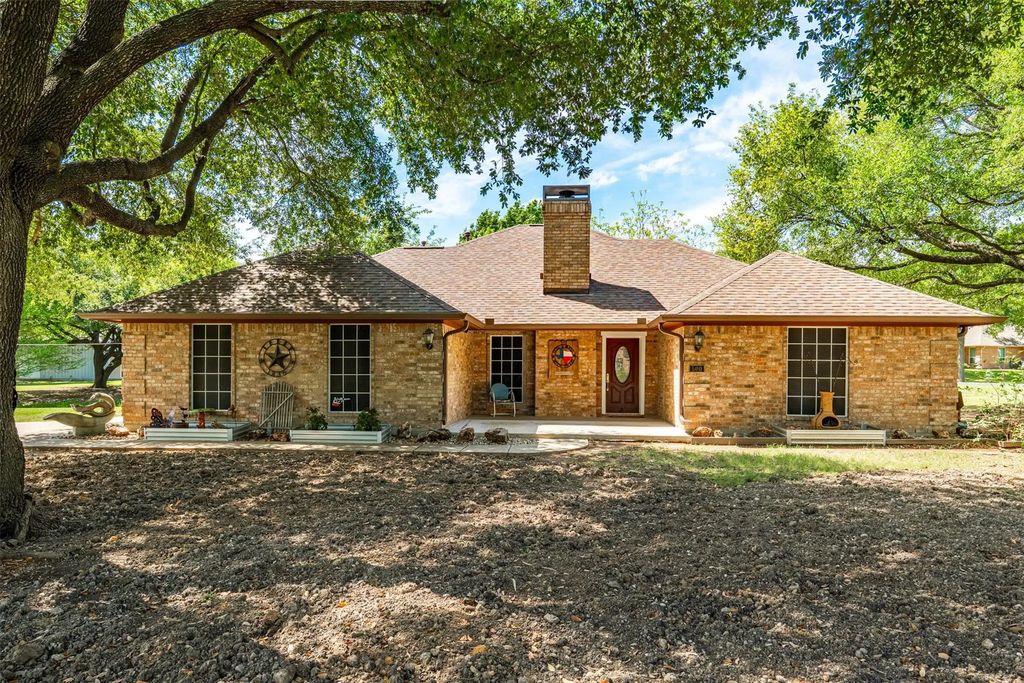 500 Seneca Drive, Waxahachie
