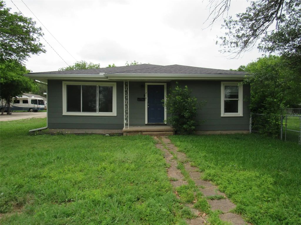 218 N Pearl Street, Mart