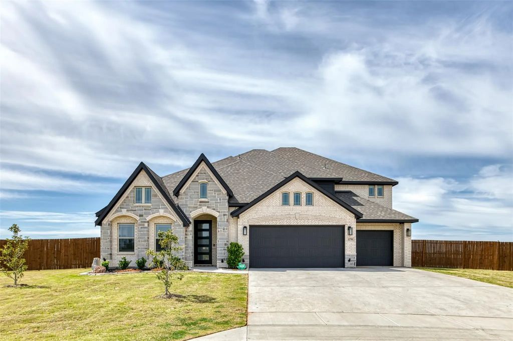 12701 Cactus Court, Godley