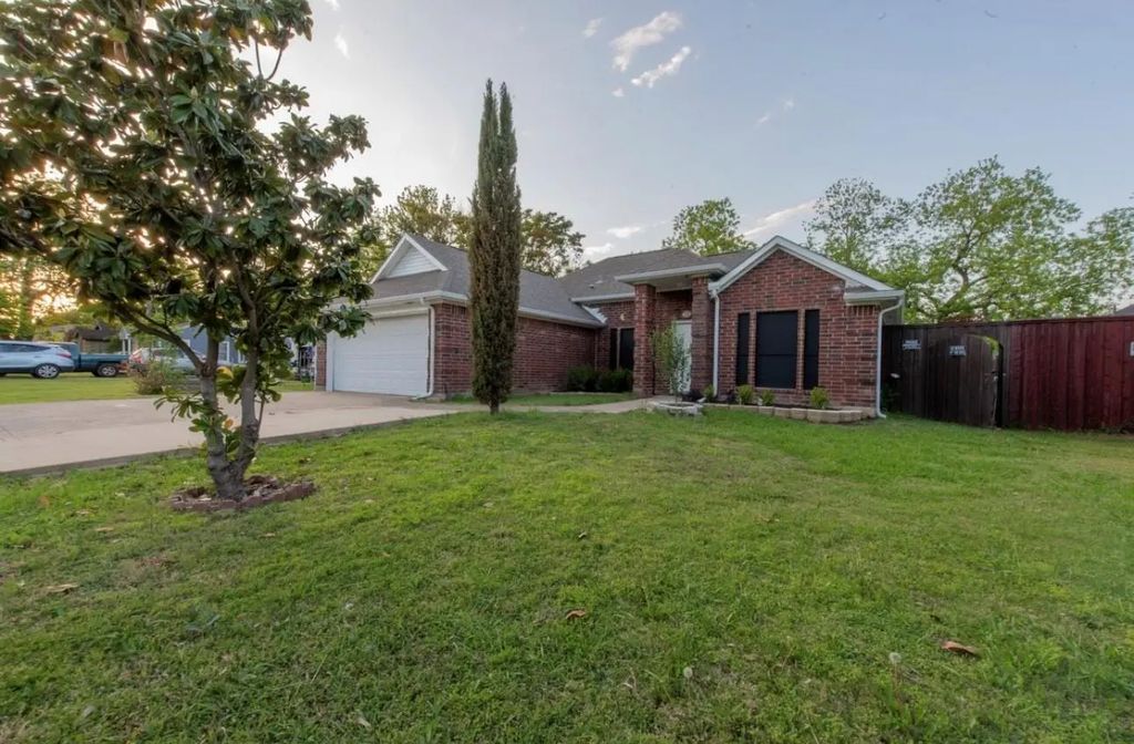 1909 Cranford Drive, Garland