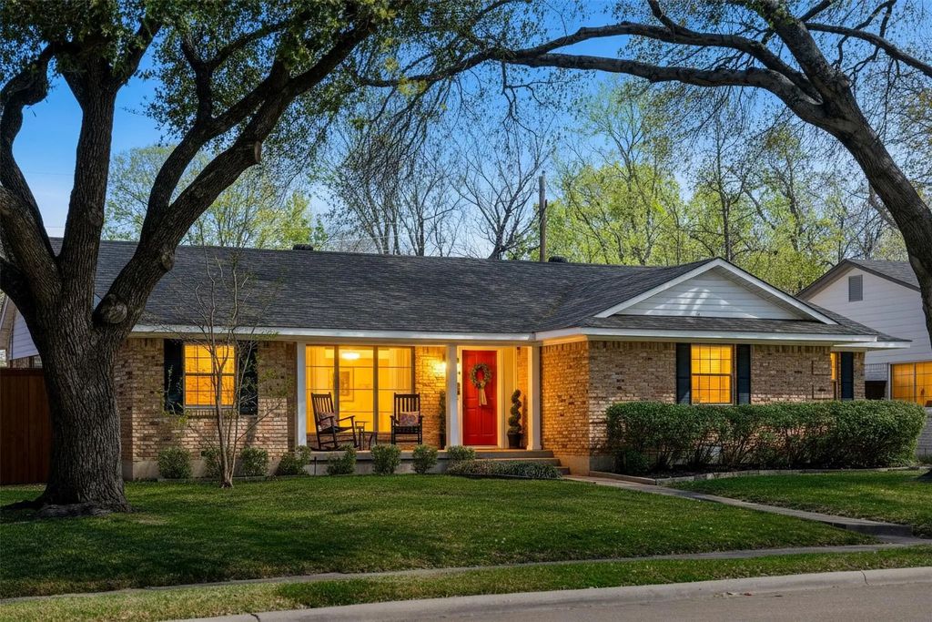 9616 Vinewood Drive, Dallas