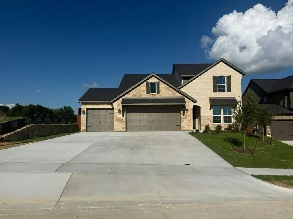 512 Park Side Drive, Weatherford