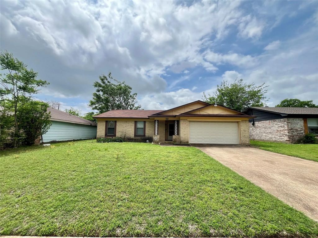 858 Lexington Drive, Lancaster