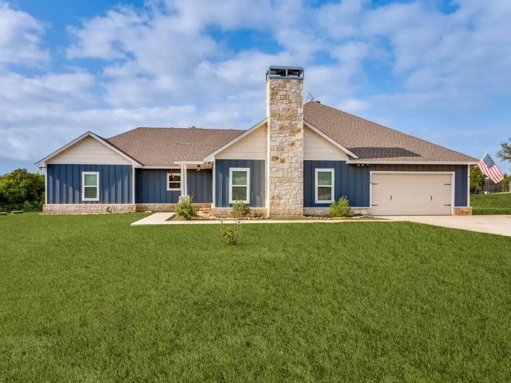 115 Kriston Lane, Springtown