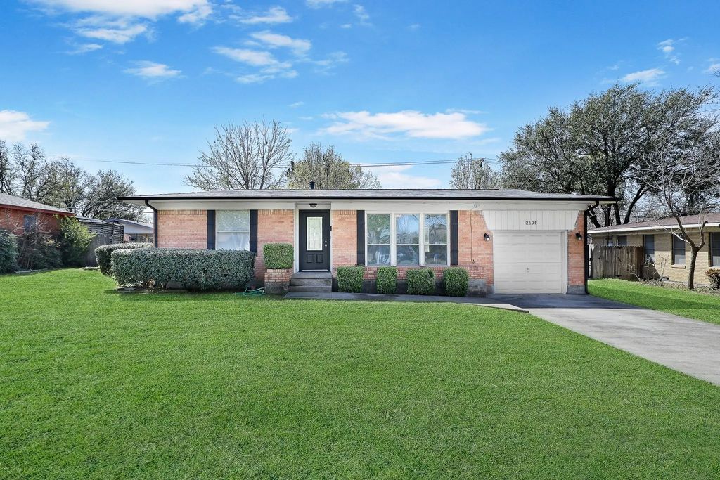 2604 Danny Lane, Farmers Branch