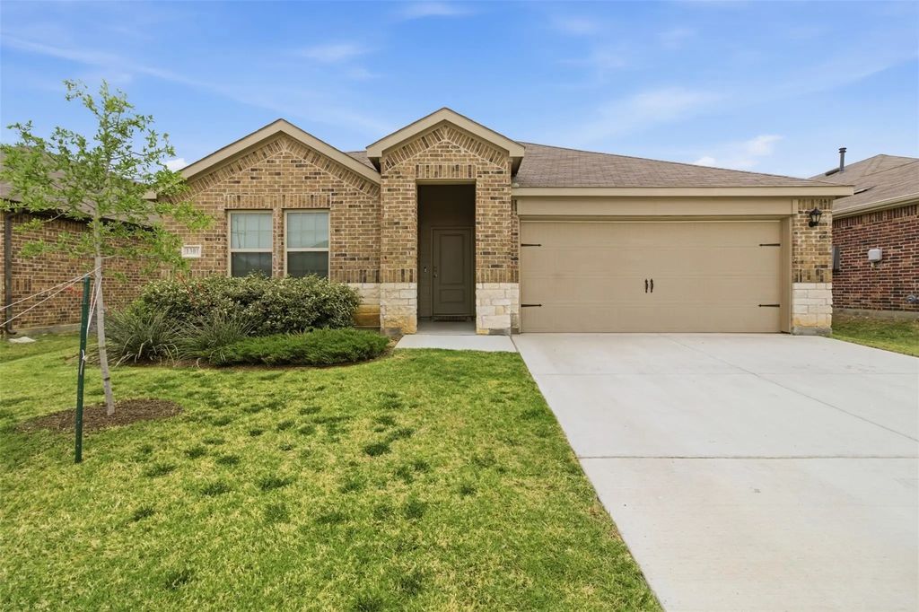 1301 Stuarts Forest Drive, Denton