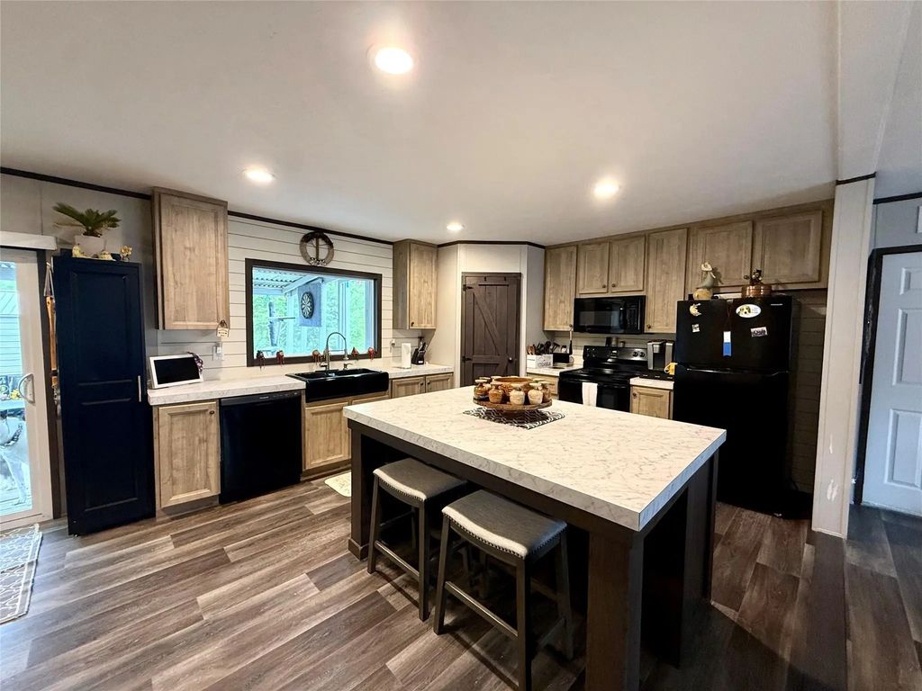 8750 Pinehaven Drive, Keithville