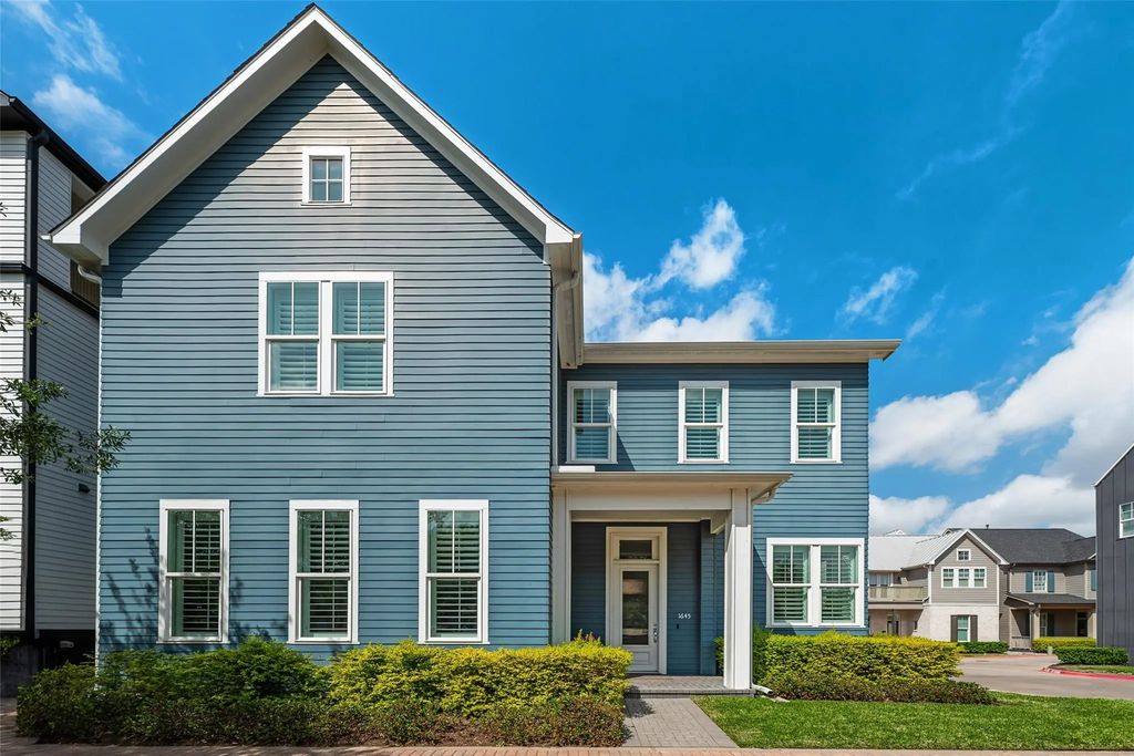 1645 G Avenue, Plano