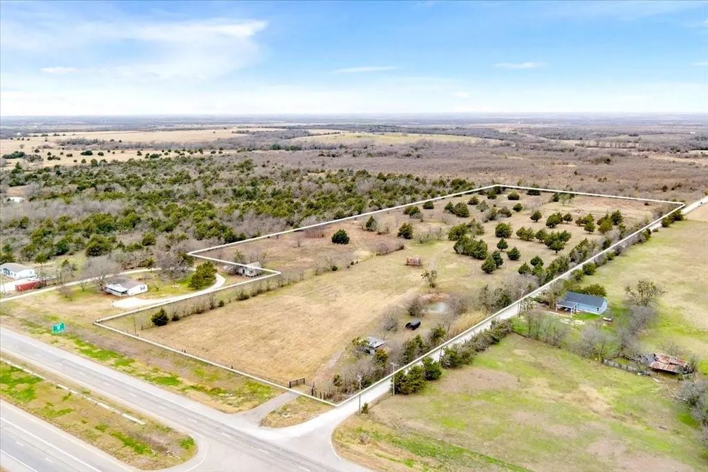 163 Hcr 3326 Road, Hubbard