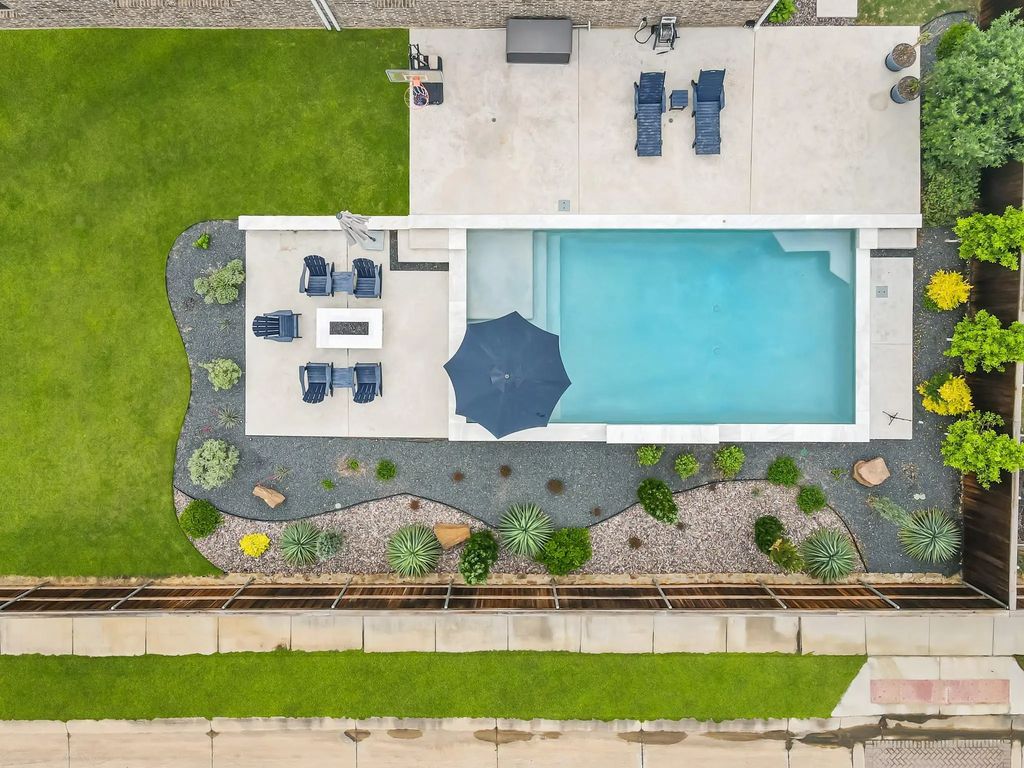 2800 Garrett Drive, Highland Village