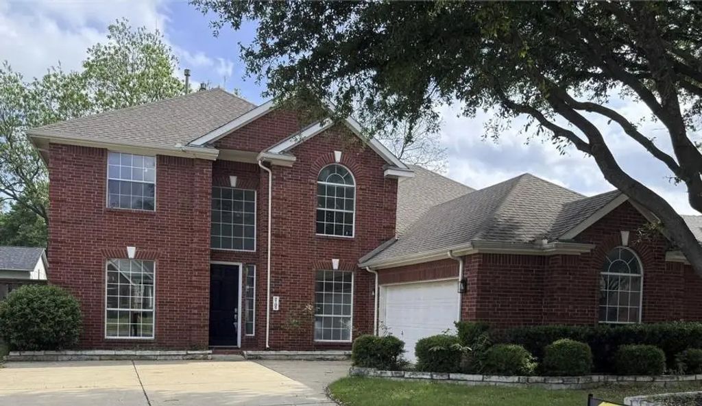 2105 Woodview Drive, Flower Mound