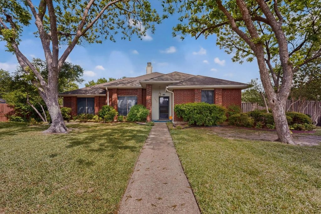 2008 Cheshire Court, Mesquite