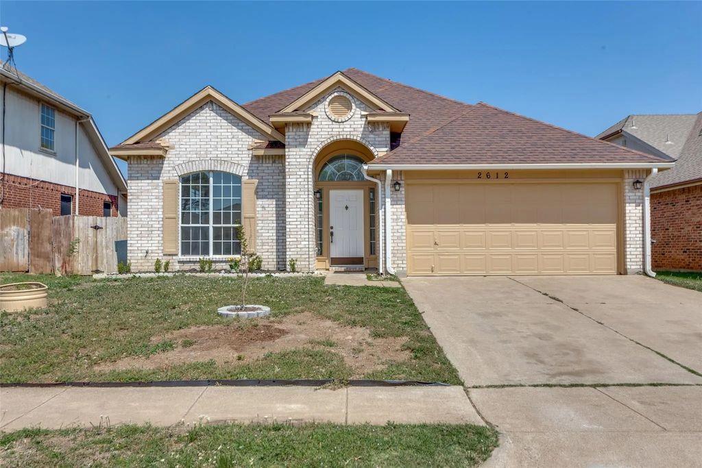 2612 Forest Creek, Fort Worth