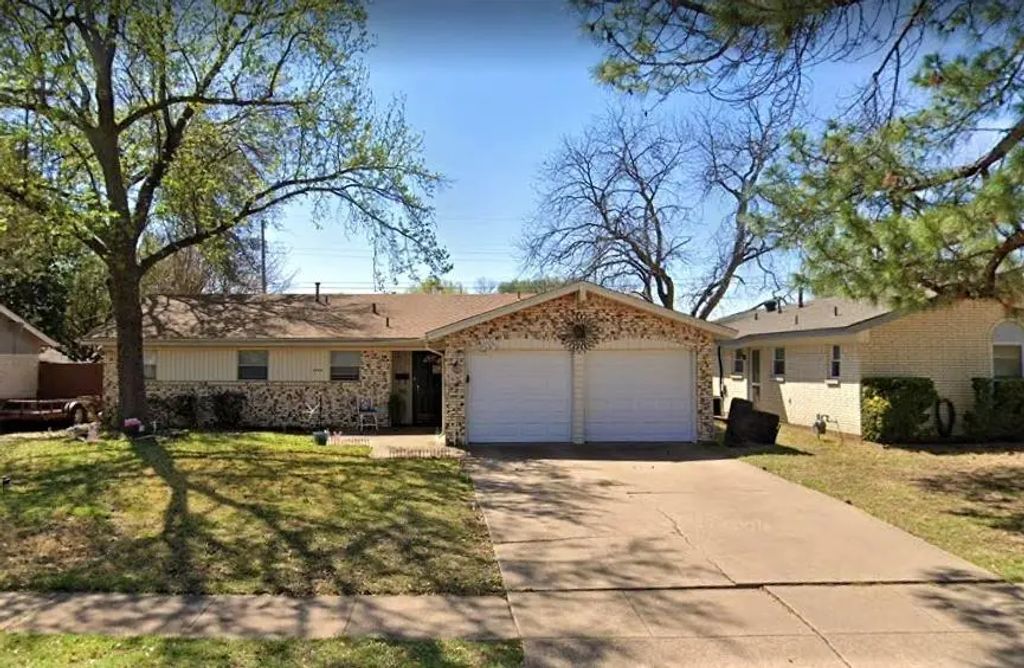 2104 Meadow Dale, Irving