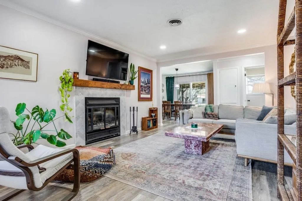 11123 Paddock Circle, Dallas