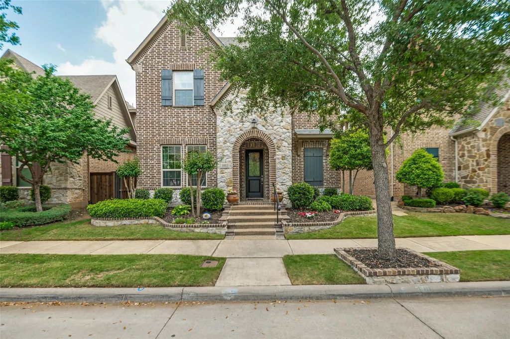 1012 Ivy Charm Way, Arlington