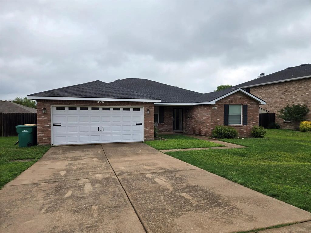 1226 Wisdom Drive, Cedar Hill