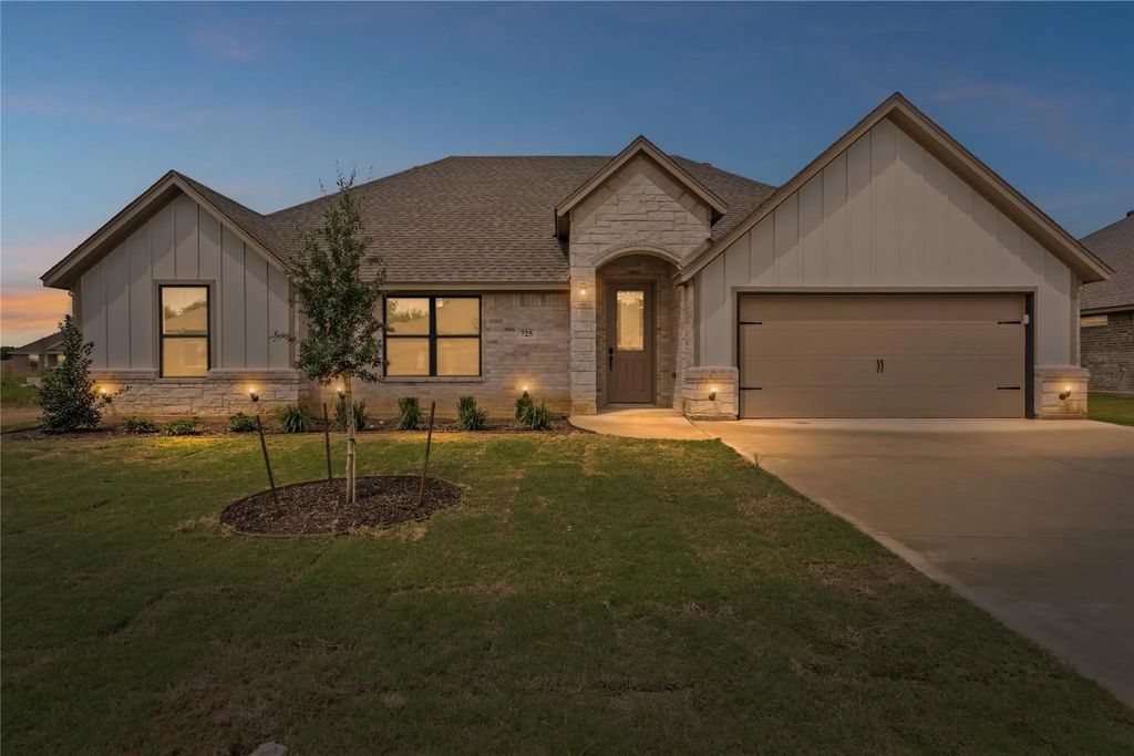 725 Jameson Street, Springtown