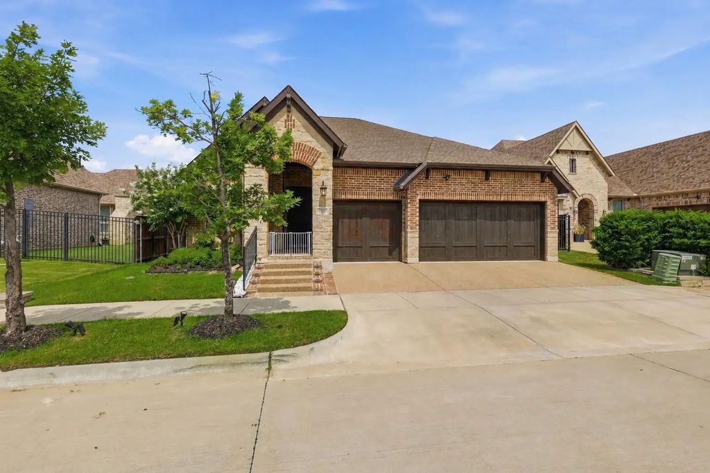 1203 White Squall Trail, Arlington