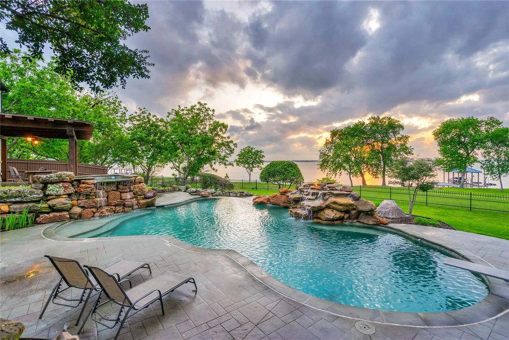 1604 S Lakeshore Drive, Rockwall