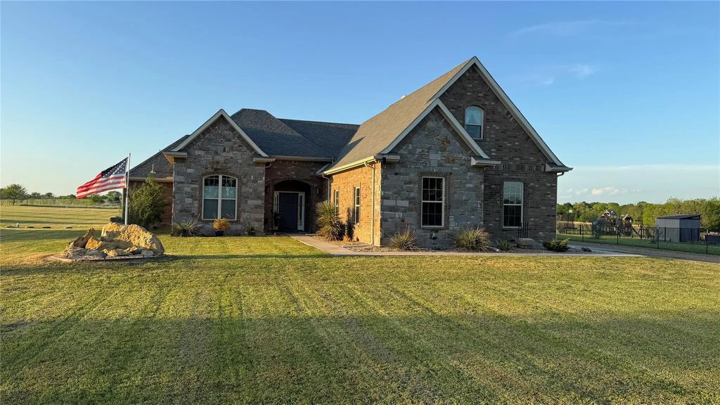 5668 Fm 1569, Farmersville
