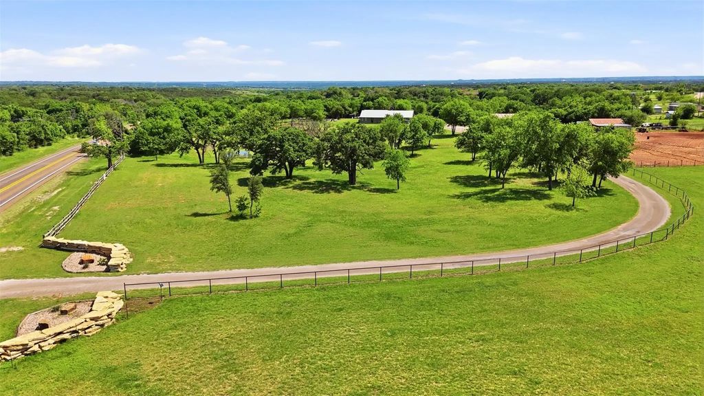 5451 N Highway 144, Granbury