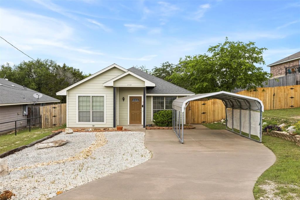 703 Bryan Street, Glen Rose