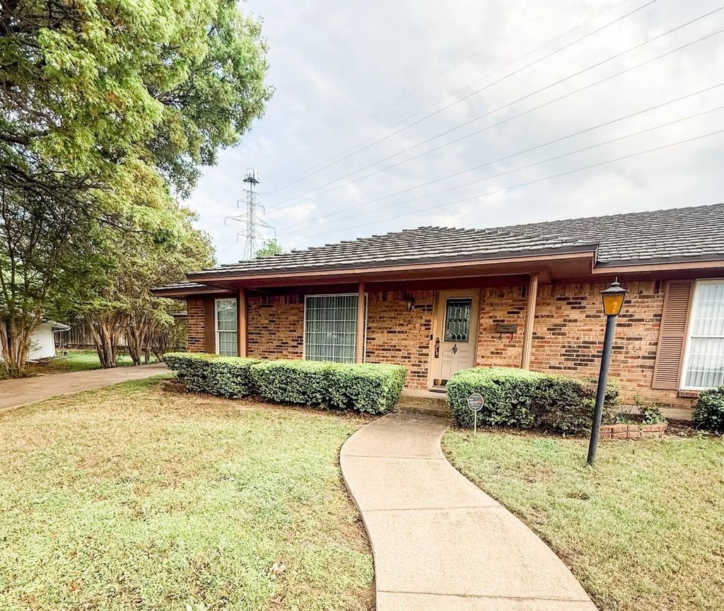 6317 Talgarth Court, Fort Worth