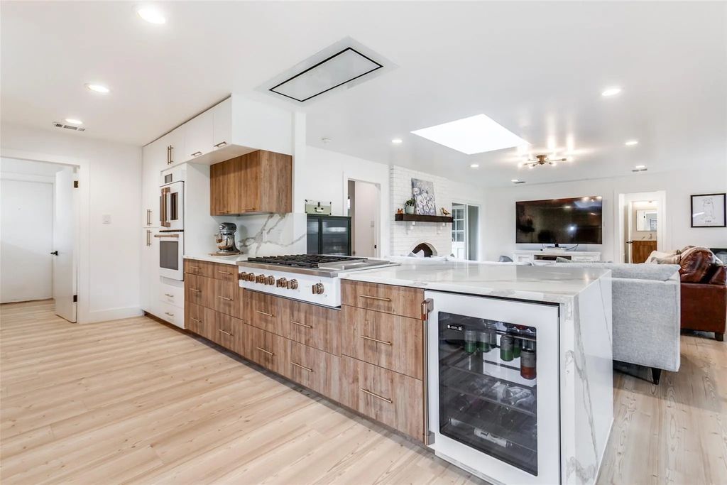 7637 La Risa Drive, Dallas
